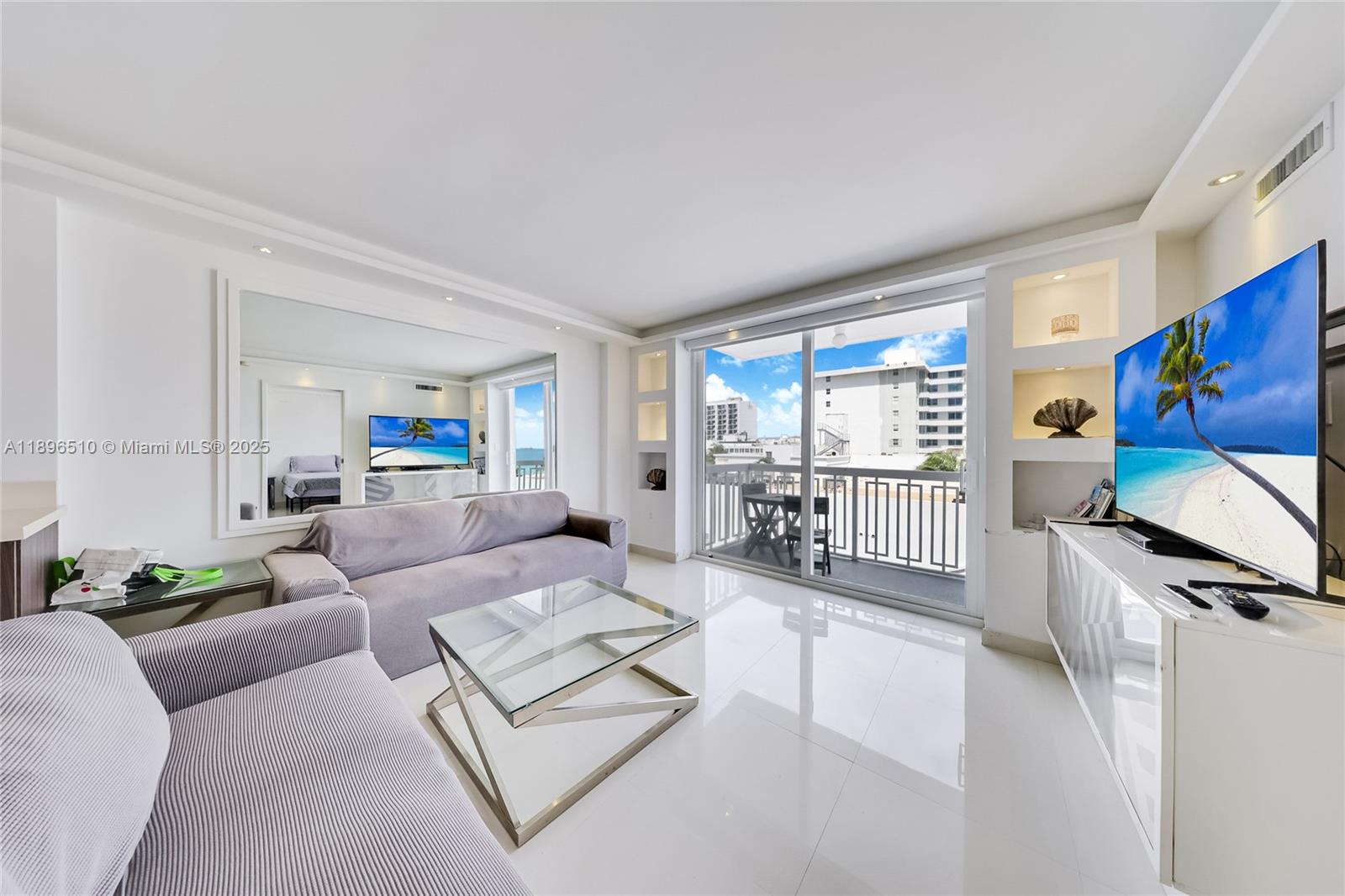 THE PRESIDENTIAL CONDO - Residential