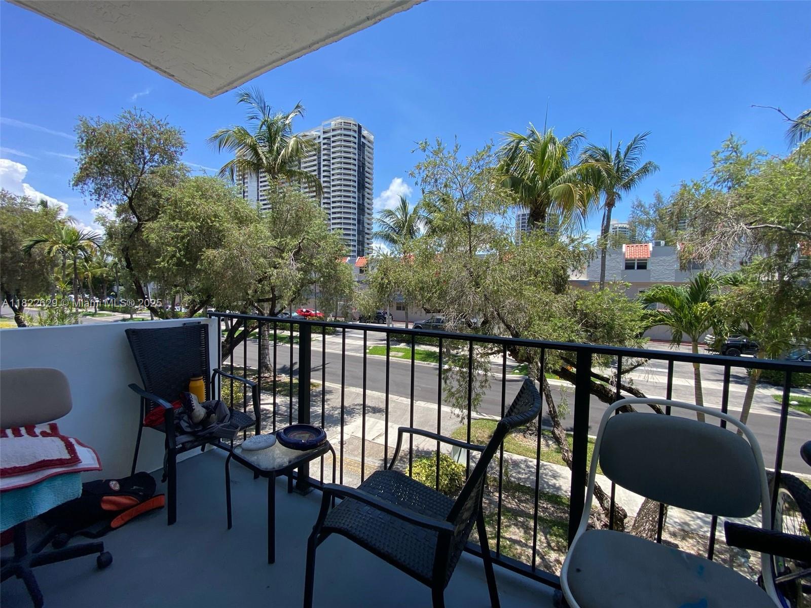 DOLPHIN CONDO - Residential