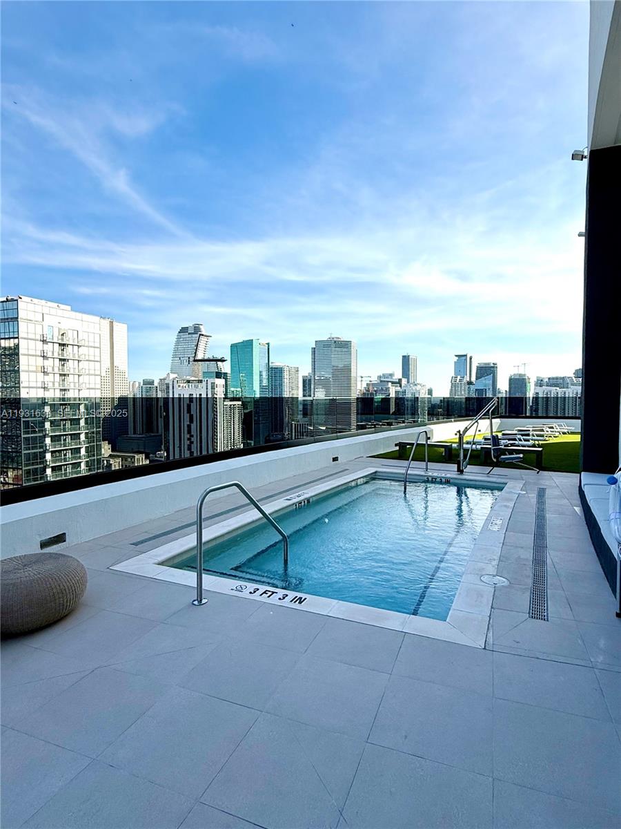 225 N Miami Ave 1604