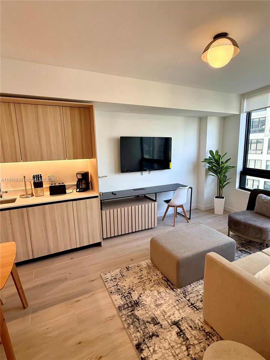 225 N Miami Ave 1604