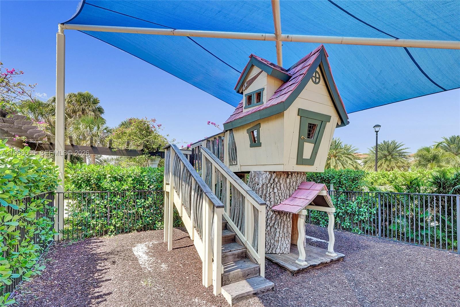 PEMBROKE LAKES SOUTH - Residential