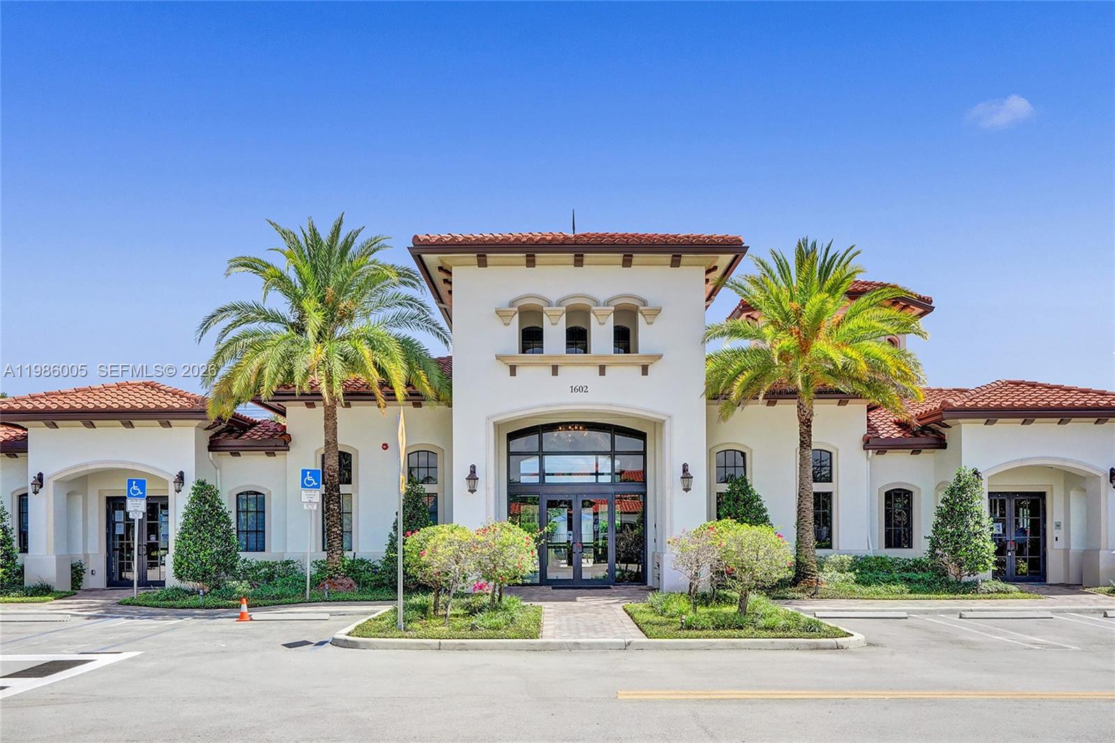 PEMBROKE LAKES SOUTH - Residential