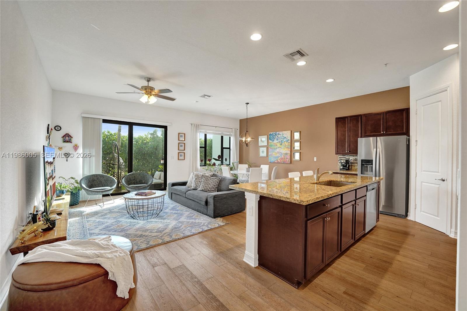 PEMBROKE LAKES SOUTH - Residential