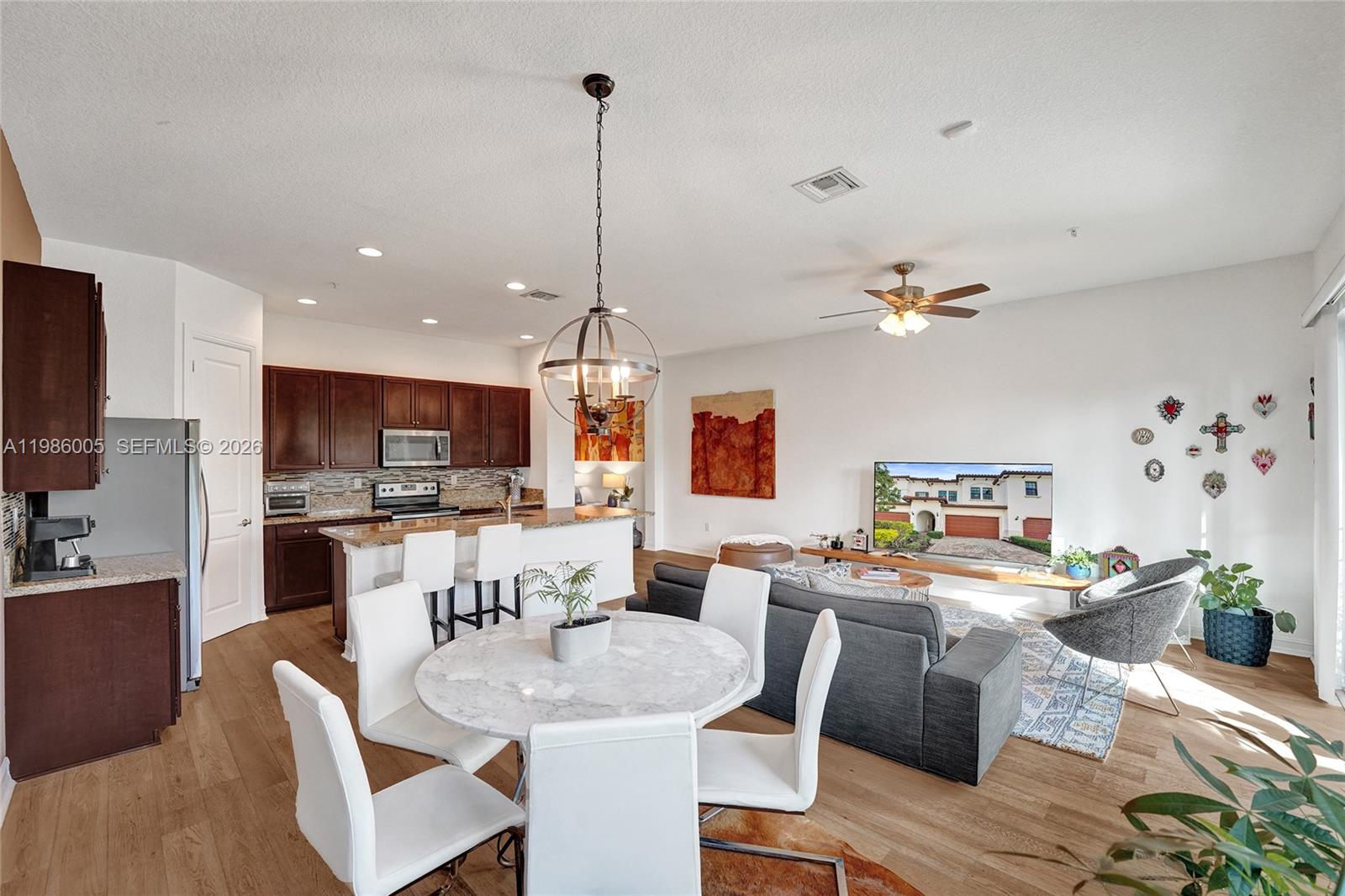 PEMBROKE LAKES SOUTH - Residential