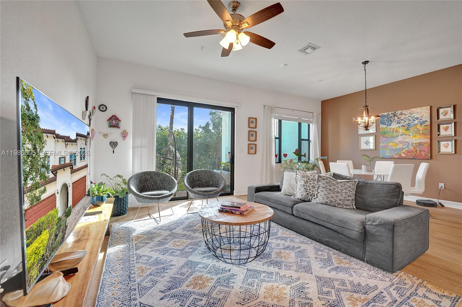 PEMBROKE LAKES SOUTH - Residential