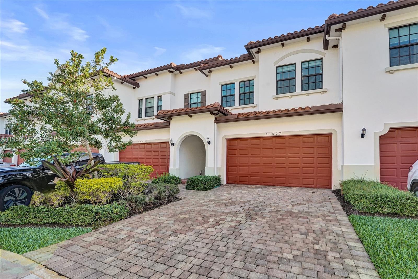 PEMBROKE LAKES SOUTH - Residential