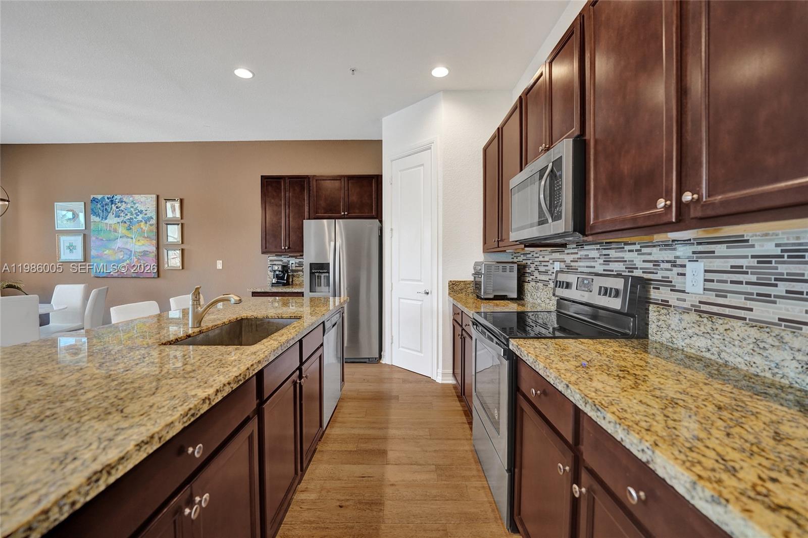 PEMBROKE LAKES SOUTH - Residential