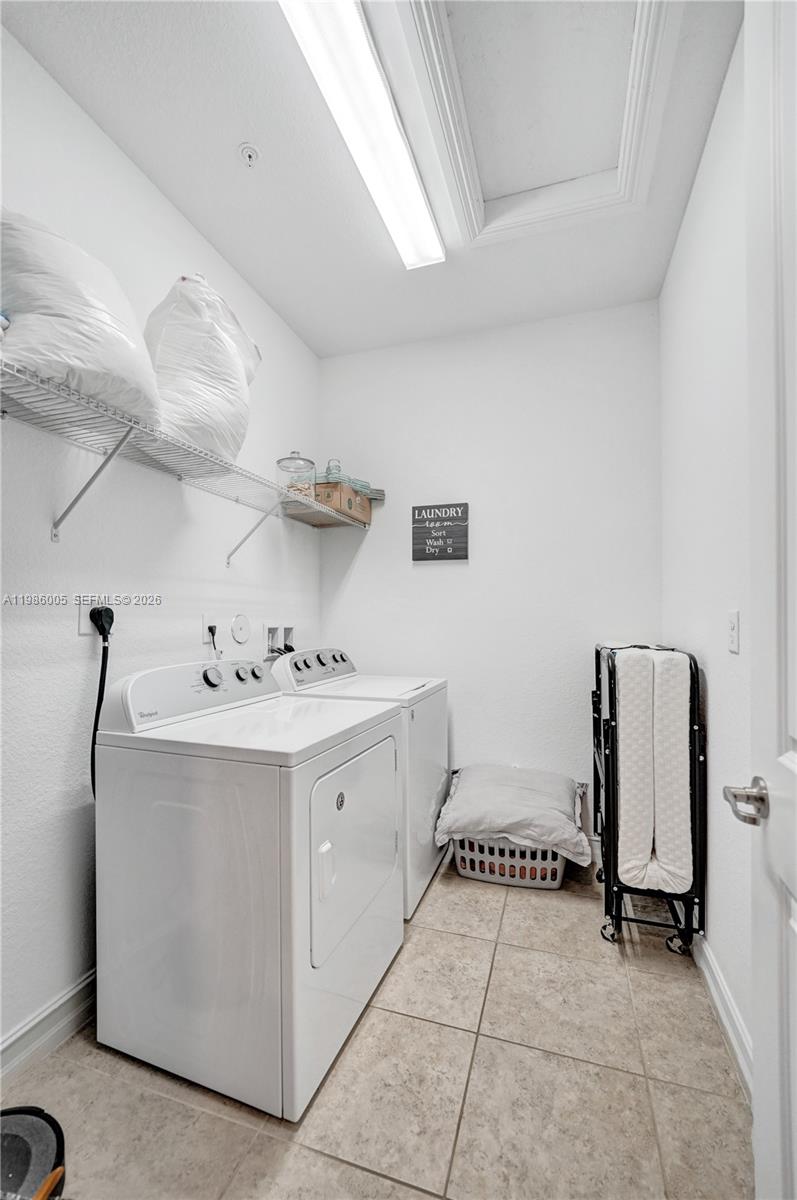 PEMBROKE LAKES SOUTH - Residential