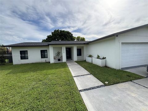 Photo of 12920 SW 81 St, Miami, FL 33183 (MLS # A11889883)