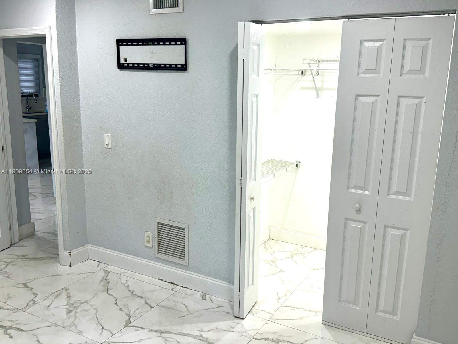 WINONA PARK 1ST ADDN - Residential Lease