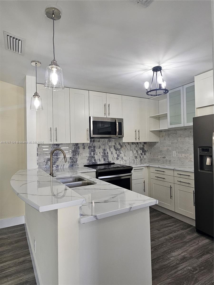 View photos, virtual tours, details... 7690 Tahiti Ln 203