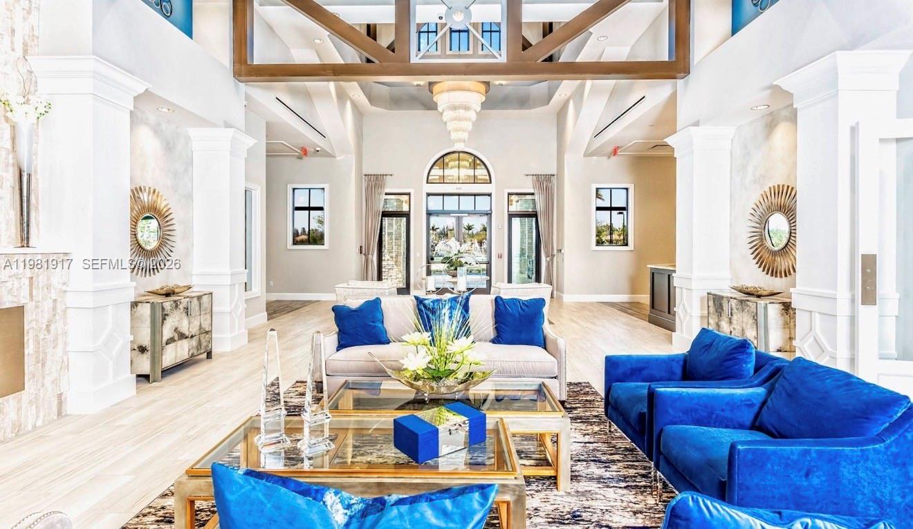 PARKLAND ROYALE - Residential