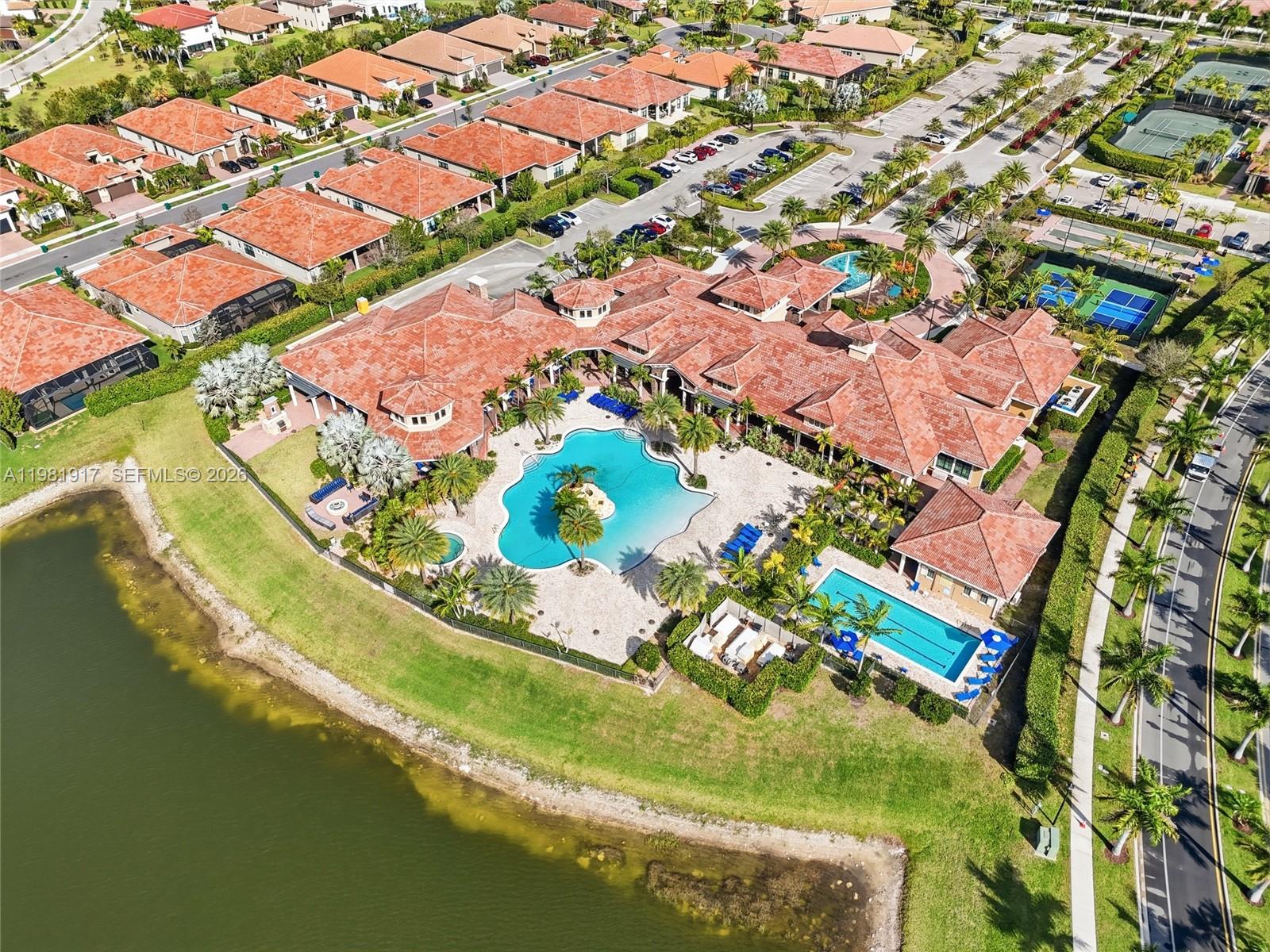 PARKLAND ROYALE - Residential