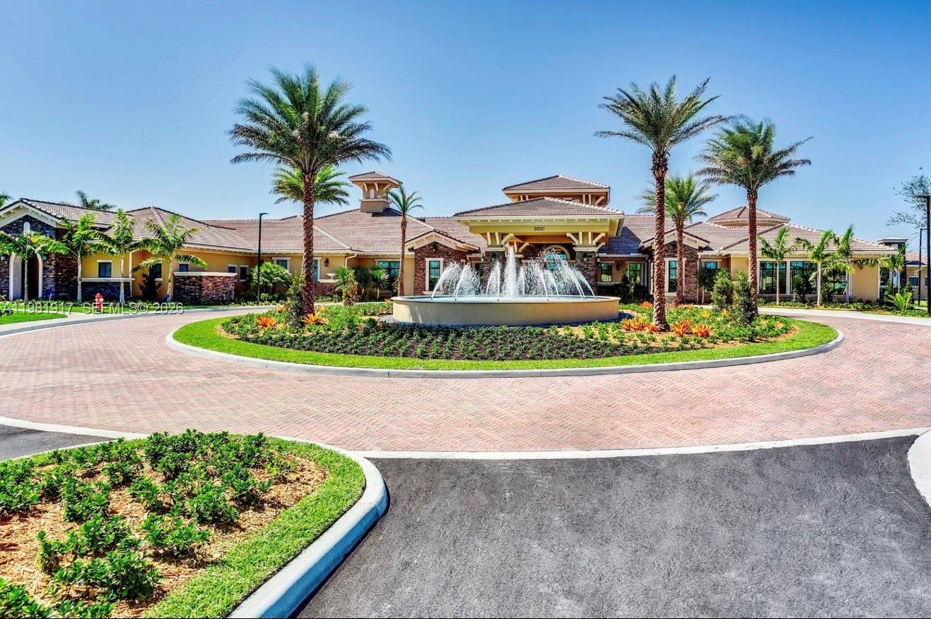 PARKLAND ROYALE - Residential