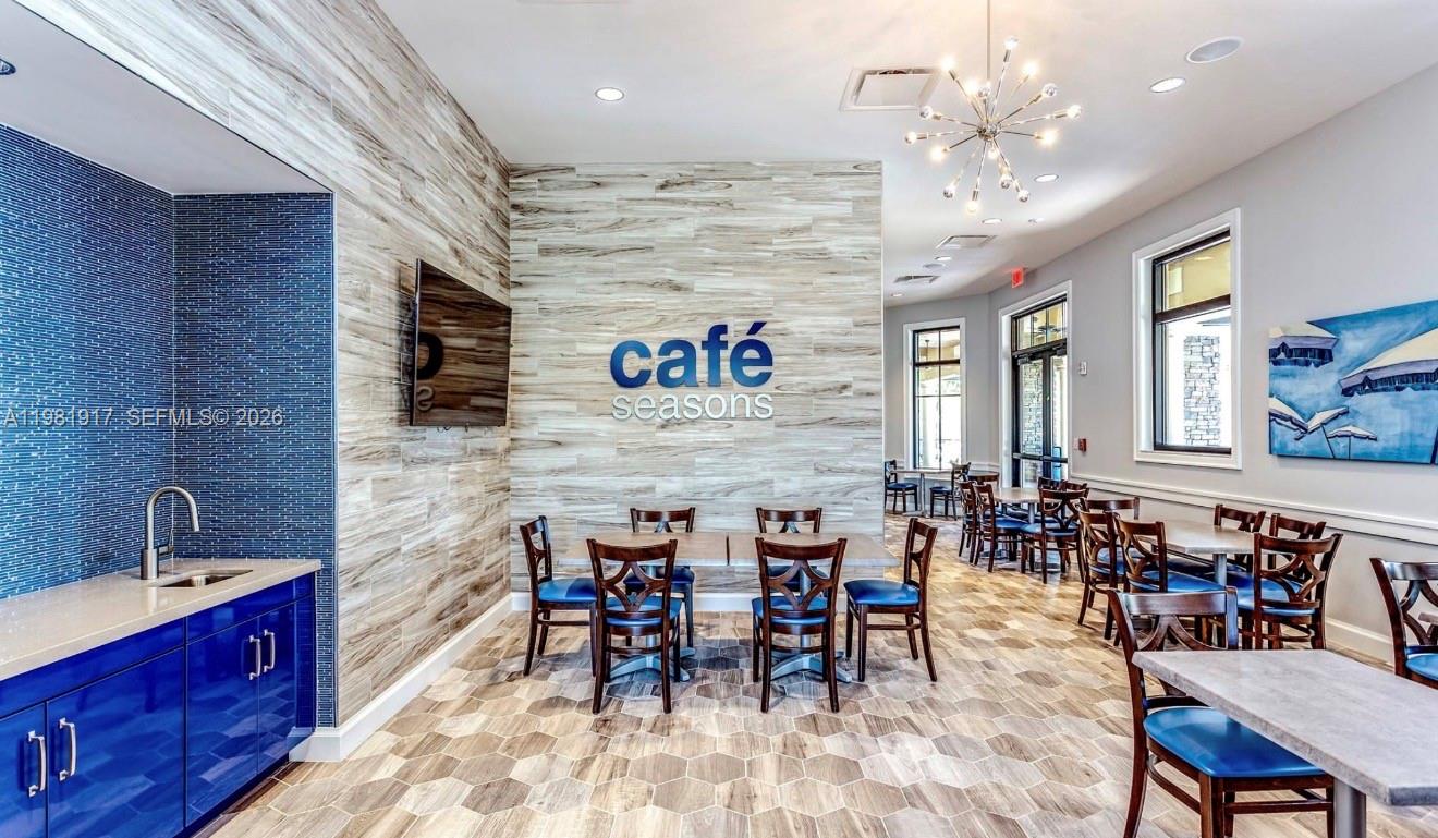 PARKLAND ROYALE - Residential