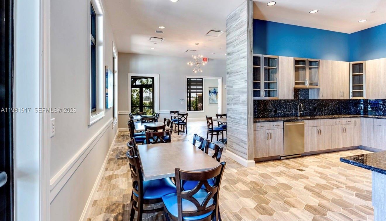 PARKLAND ROYALE - Residential