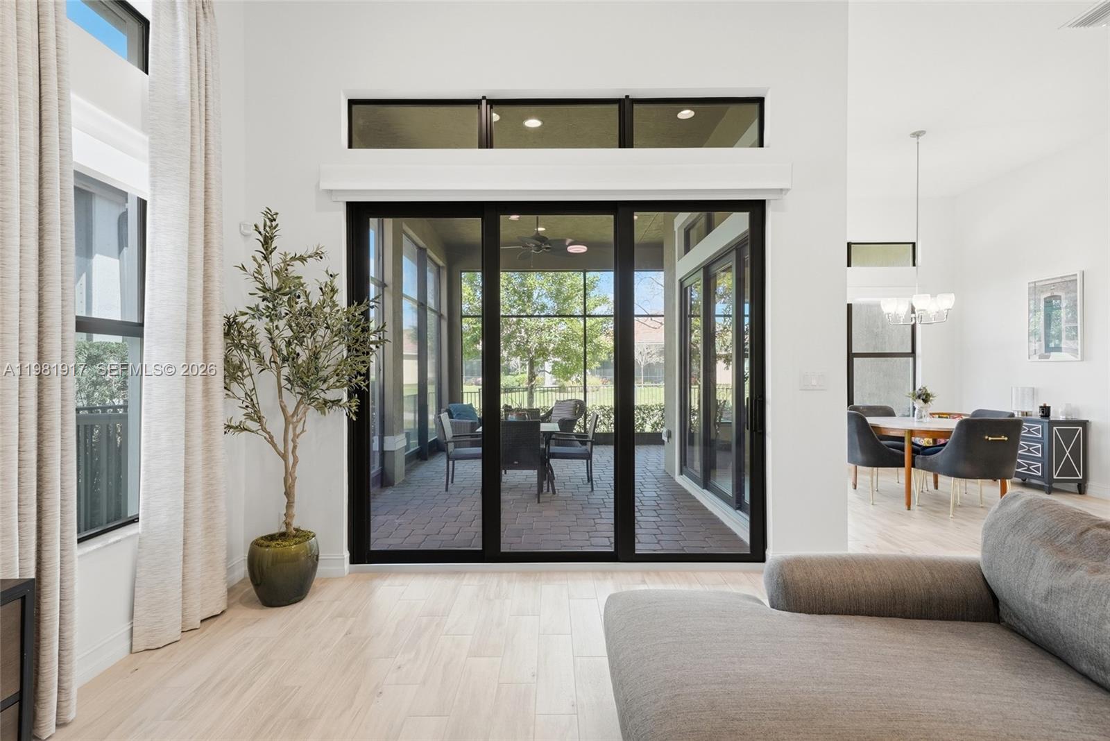 PARKLAND ROYALE - Residential