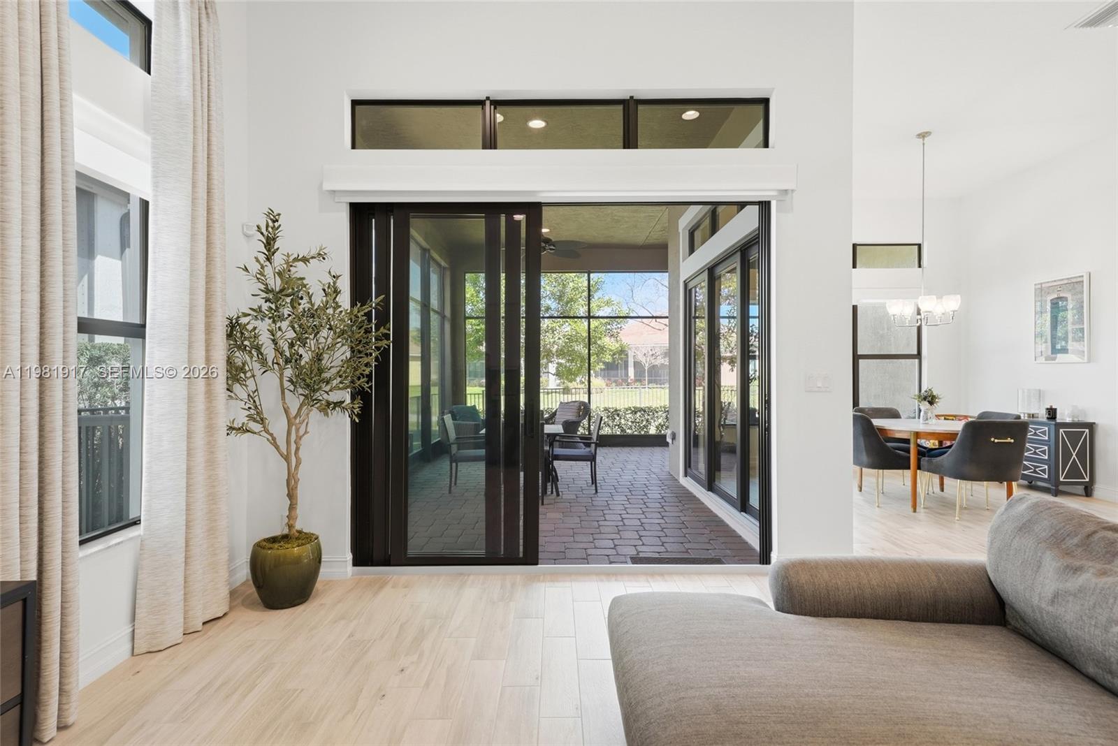 PARKLAND ROYALE - Residential