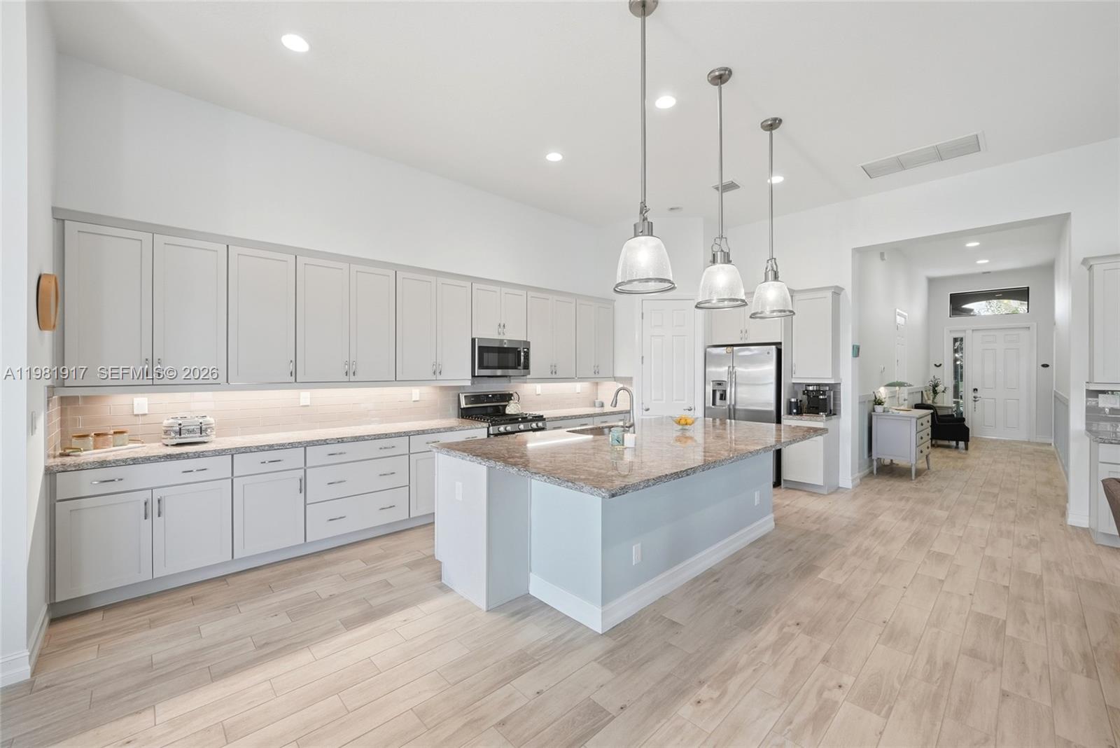 PARKLAND ROYALE - Residential