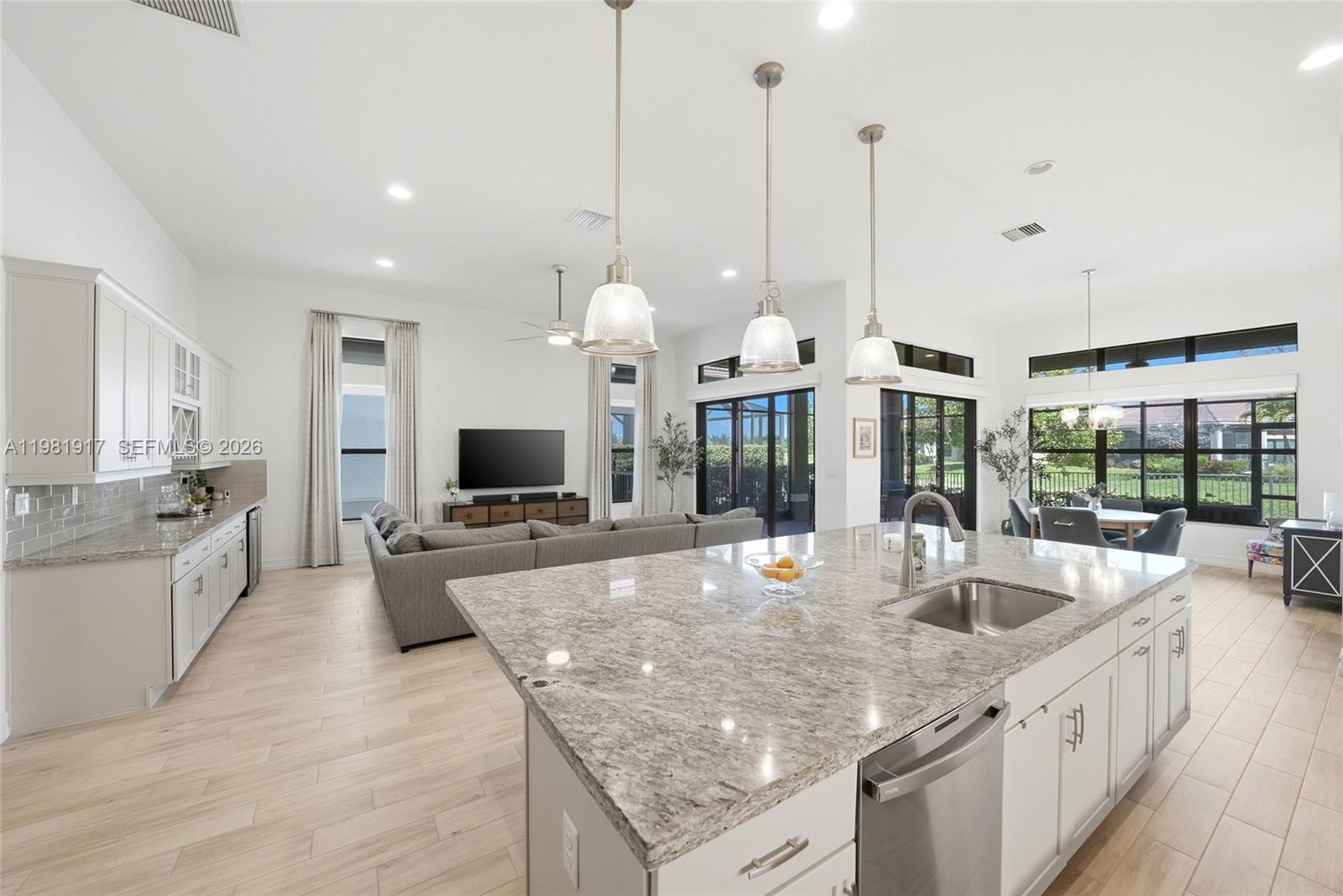 PARKLAND ROYALE - Residential