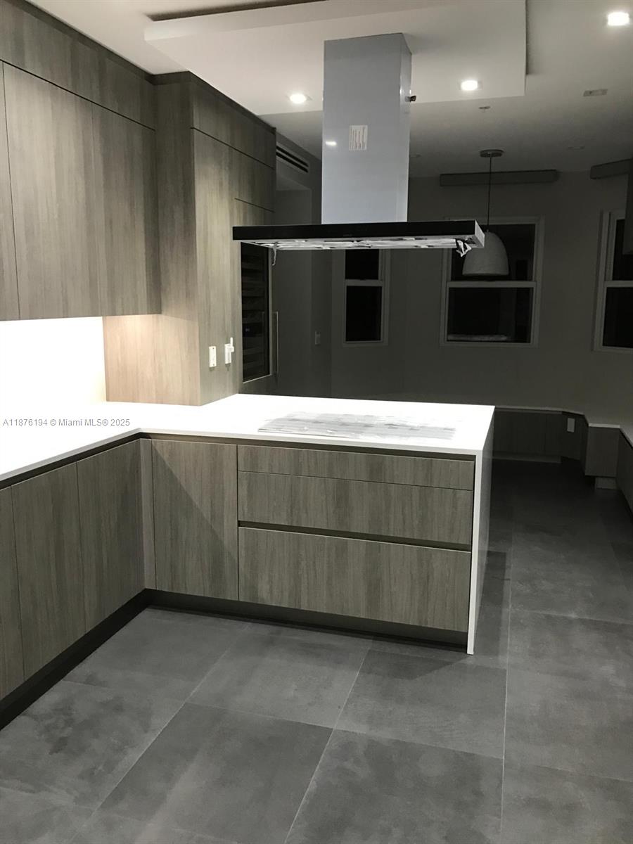 DEERING BAY CONDO II - Residential