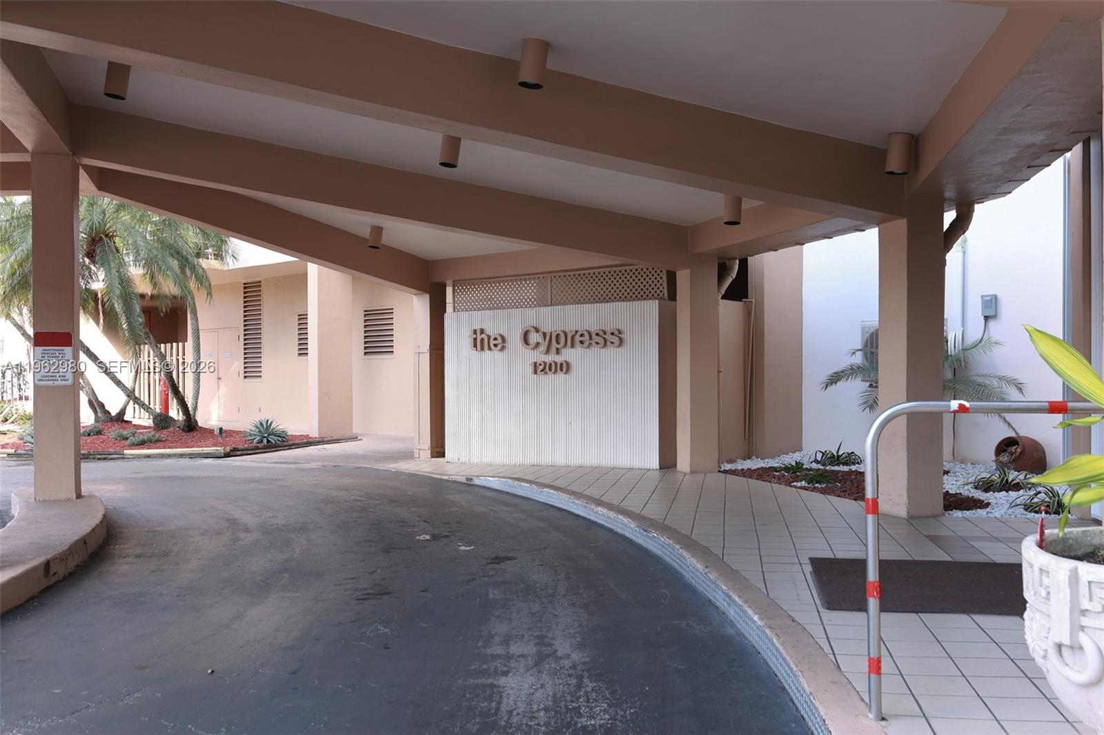 1200 Saint Charles Pl 302