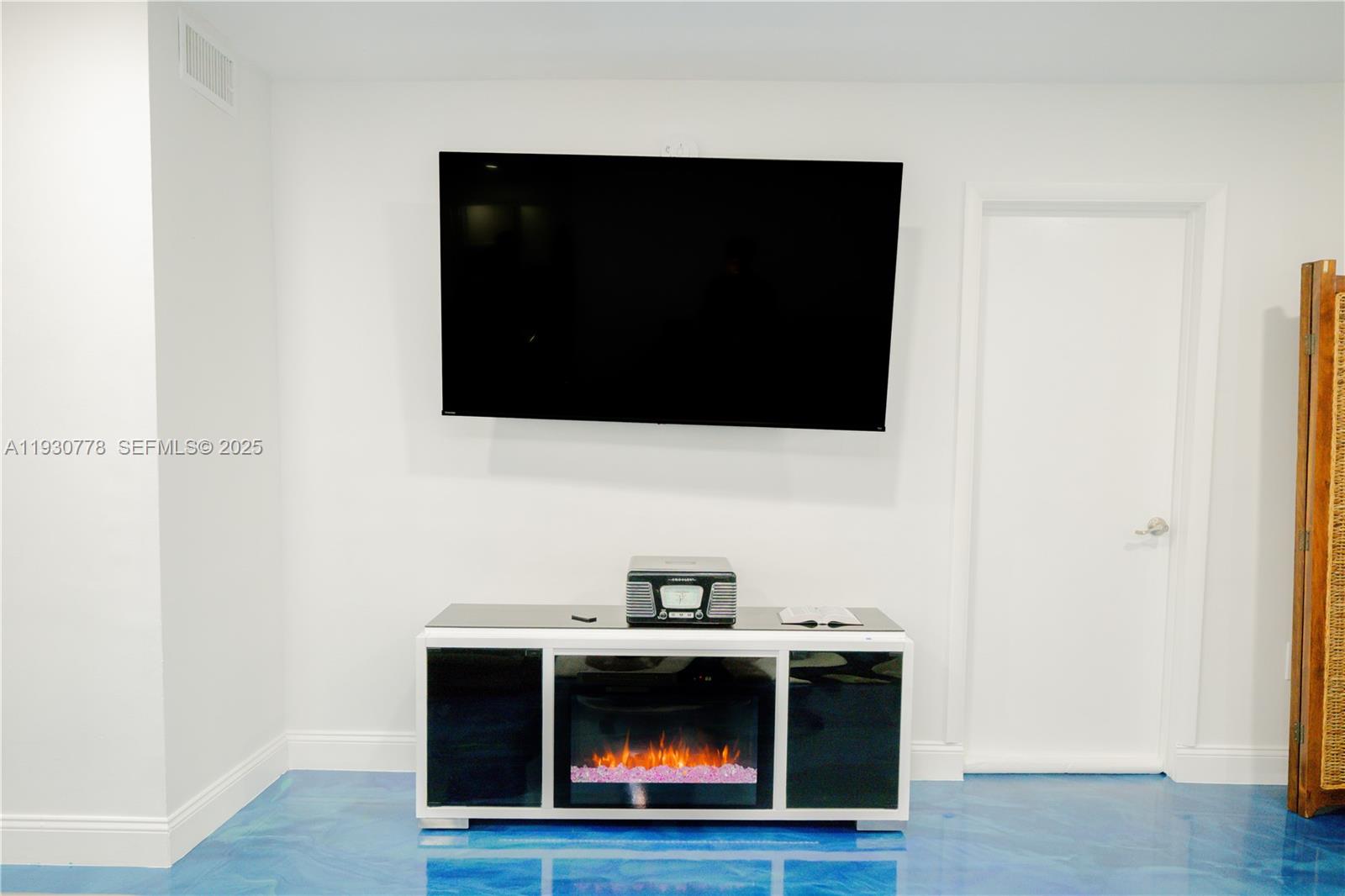 SECOND MOORINGS CONDO - Residential