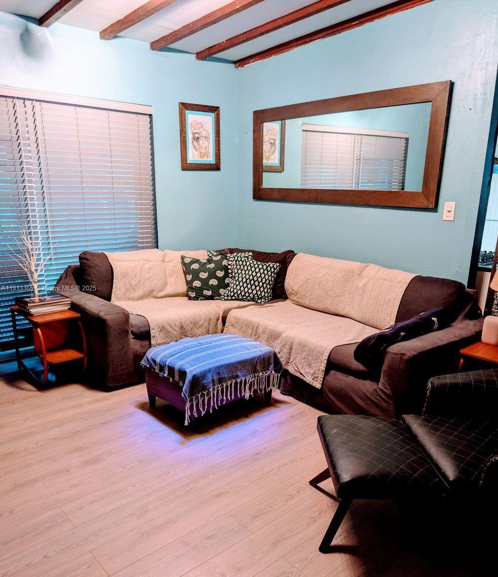 W MIAMI SHORES SEC B - Residential