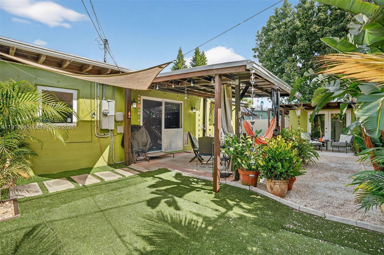 W MIAMI SHORES SEC B - Residential