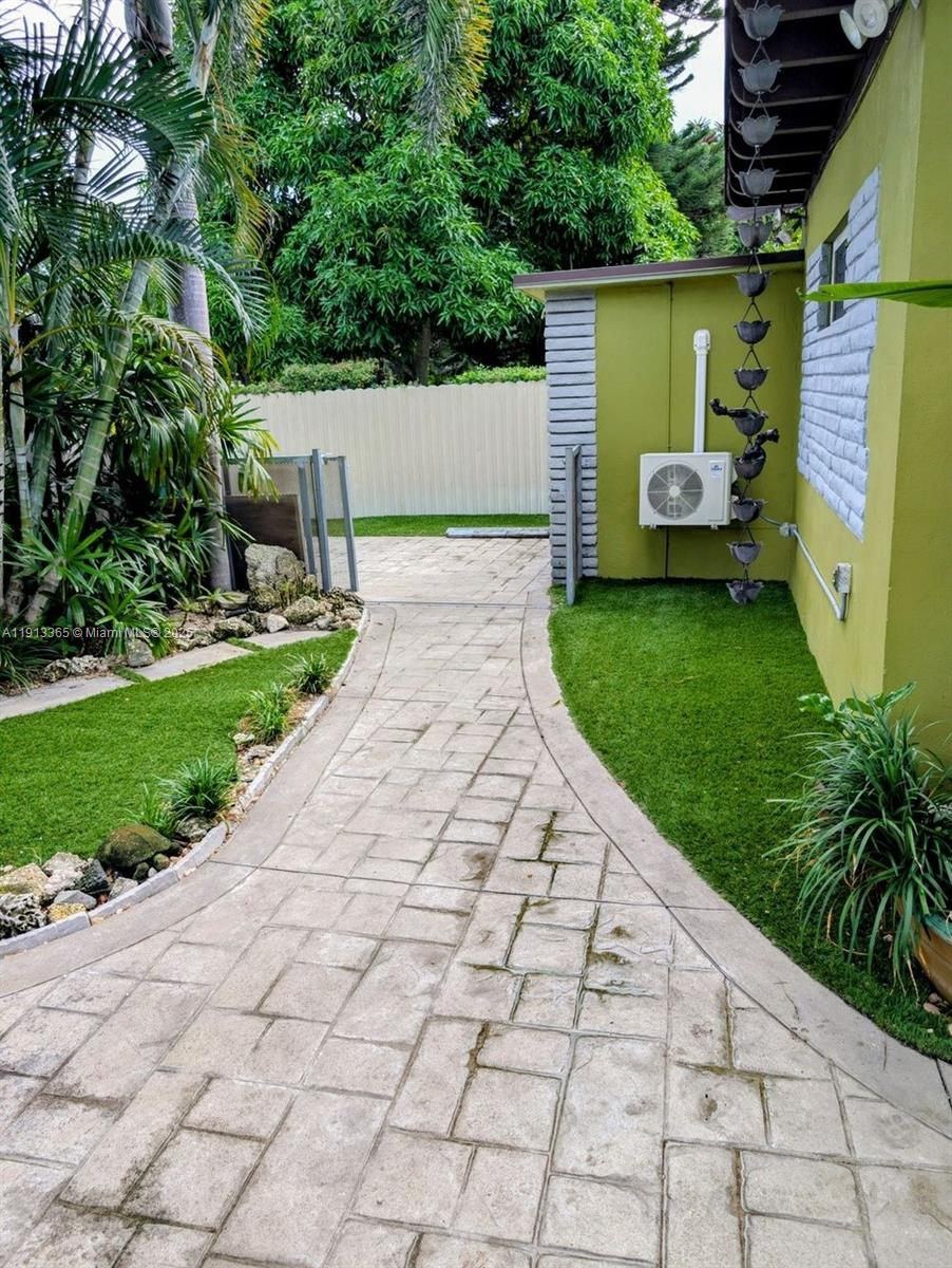 W MIAMI SHORES SEC B - Residential