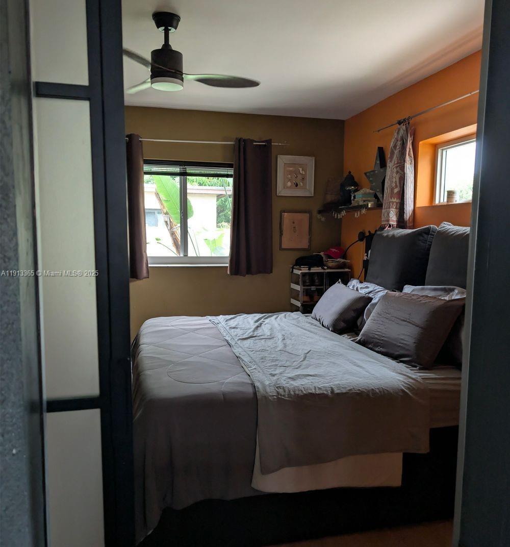 W MIAMI SHORES SEC B - Residential