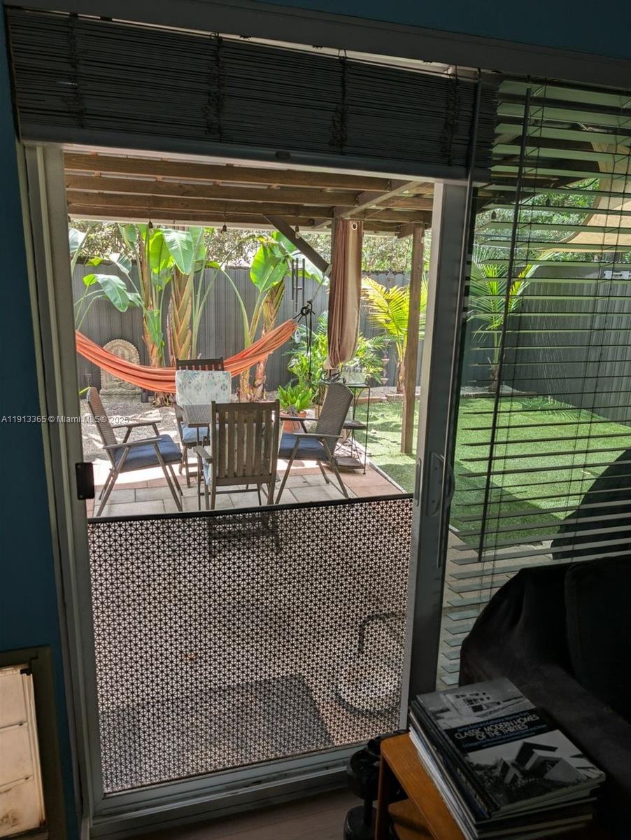 W MIAMI SHORES SEC B - Residential