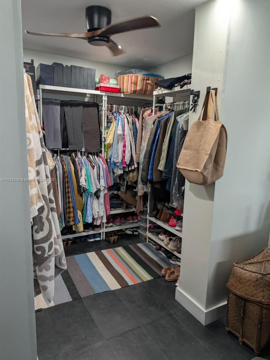 W MIAMI SHORES SEC B - Residential