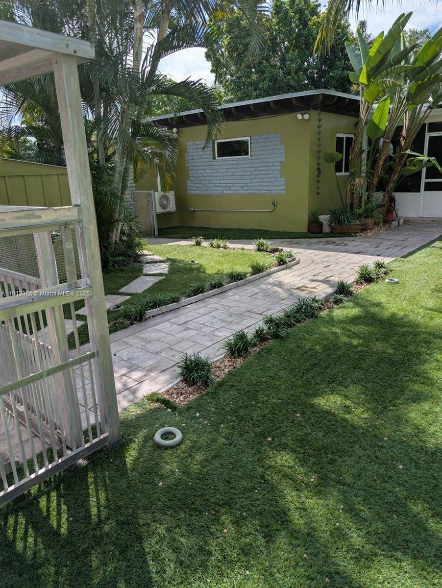 W MIAMI SHORES SEC B - Residential