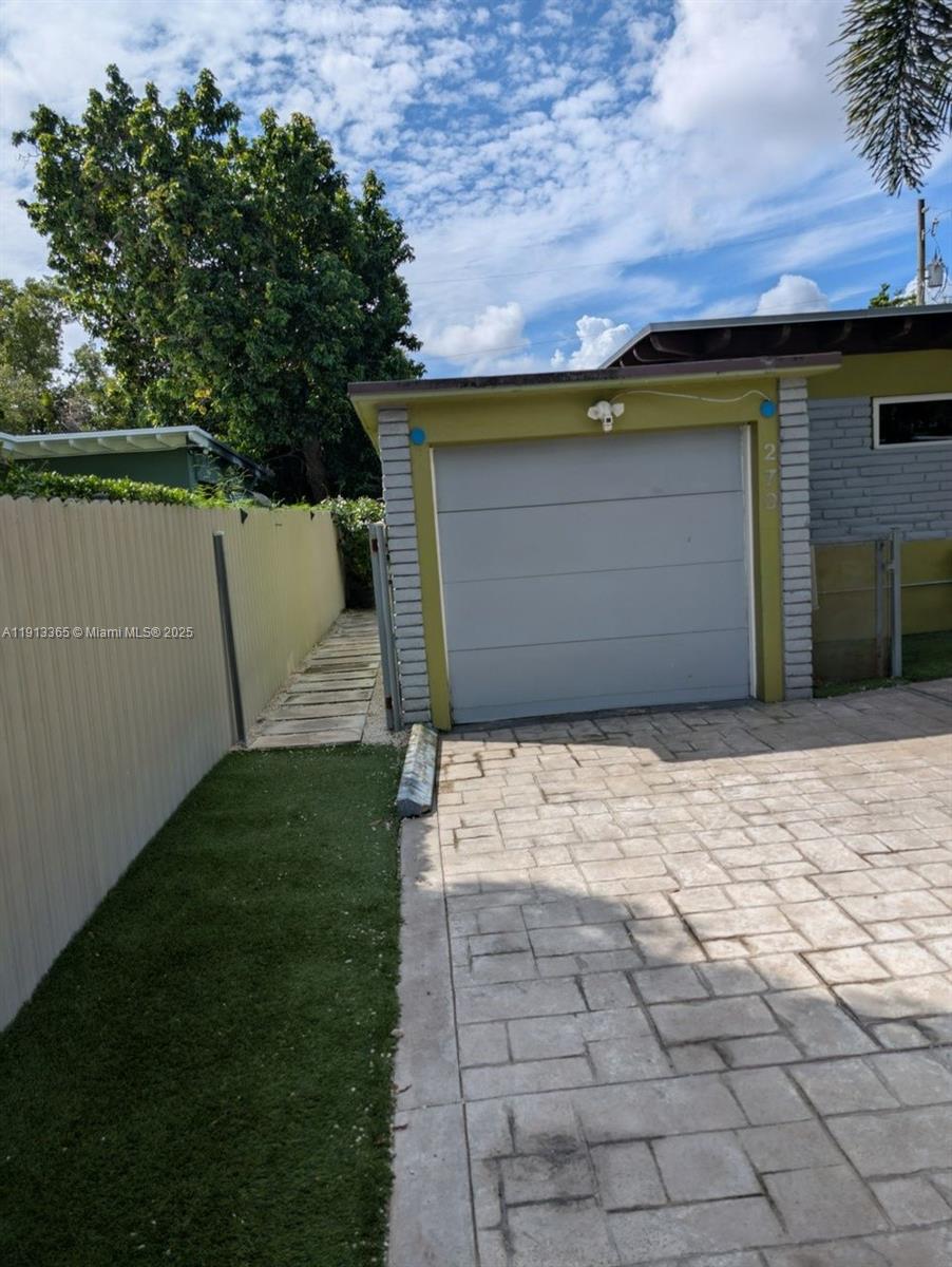 W MIAMI SHORES SEC B - Residential