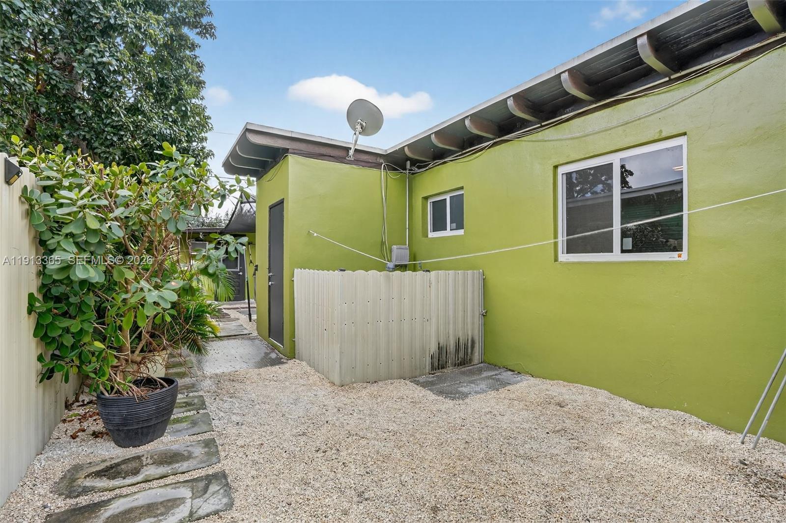 W MIAMI SHORES SEC B - Residential