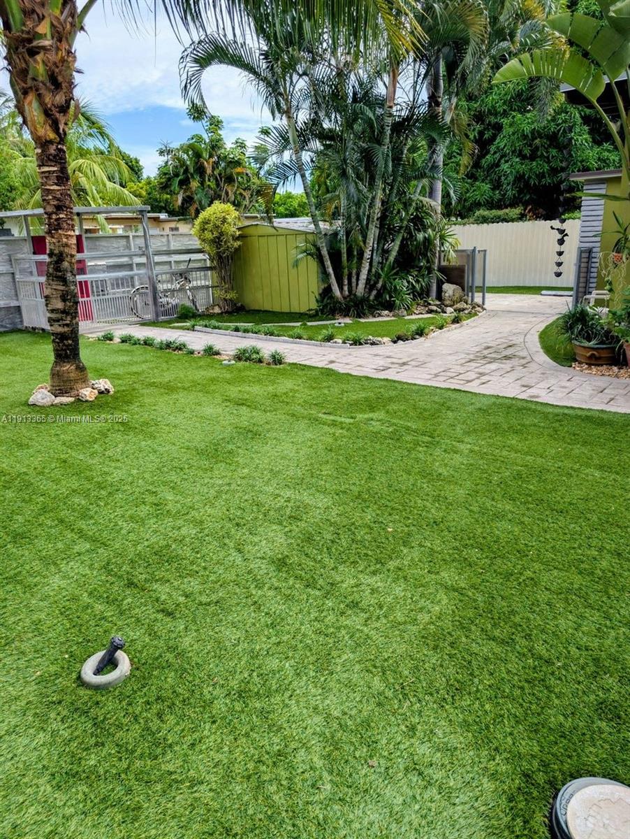 W MIAMI SHORES SEC B - Residential