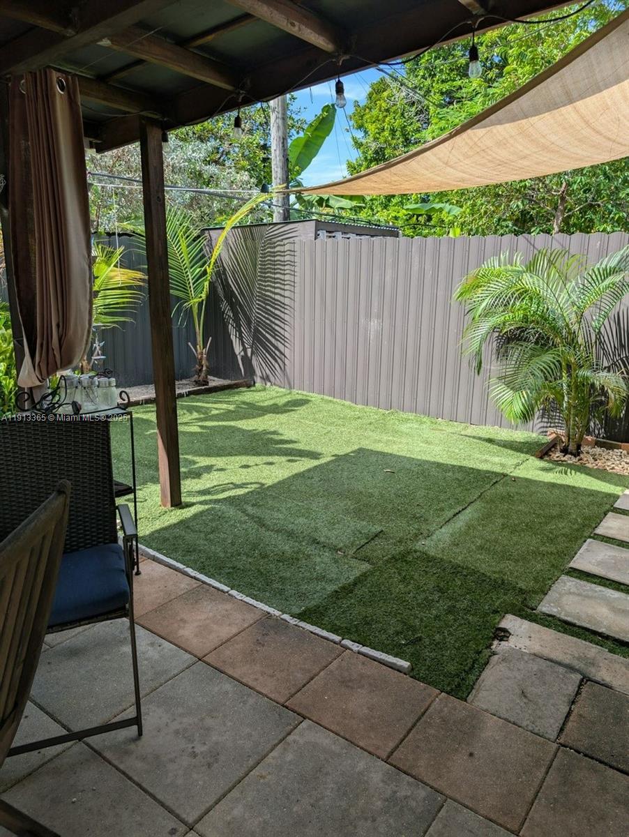 W MIAMI SHORES SEC B - Residential