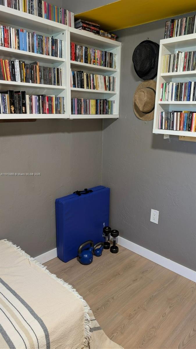 W MIAMI SHORES SEC B - Residential