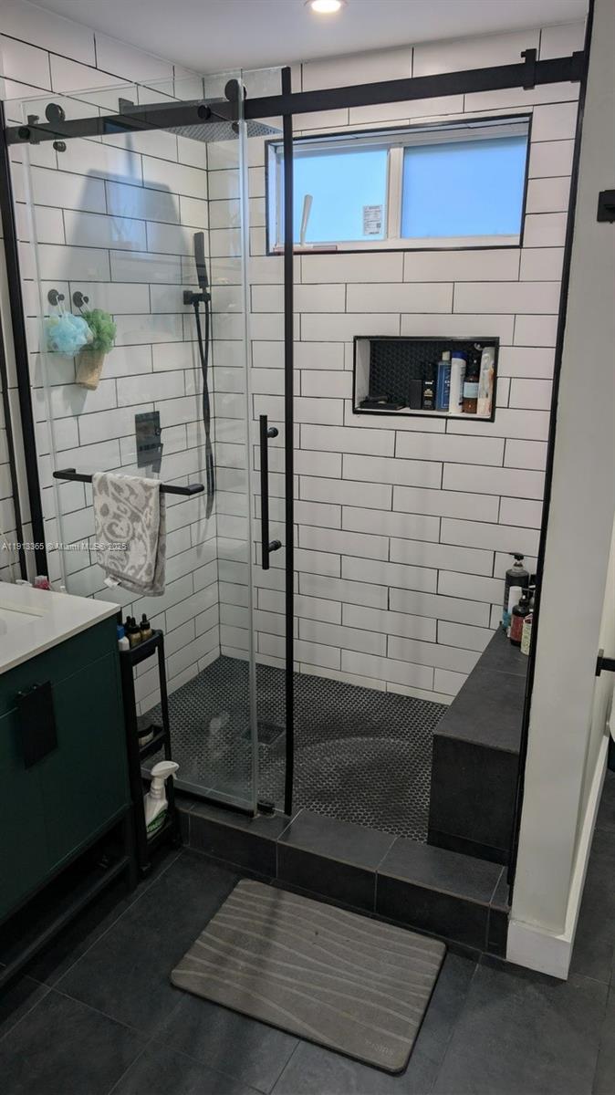 W MIAMI SHORES SEC B - Residential