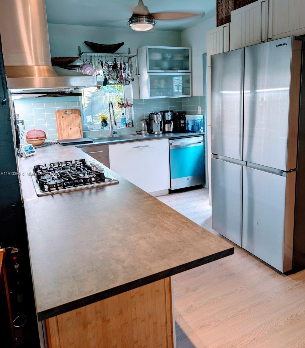 W MIAMI SHORES SEC B - Residential