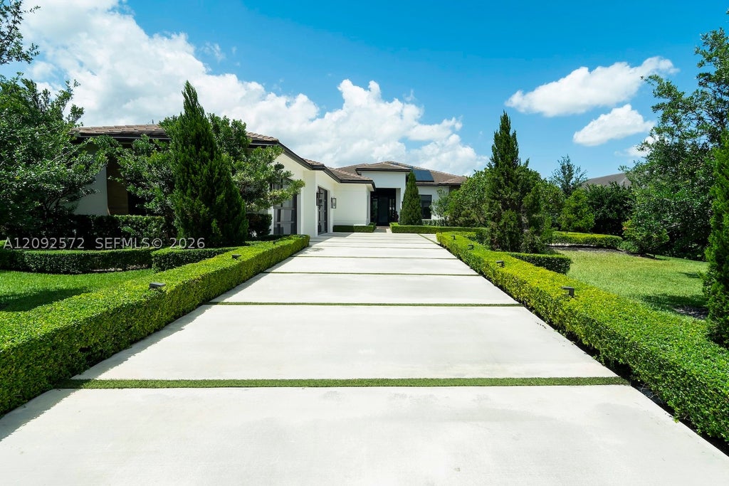 Photo of 11791 NW 6th Pl, Plantation, FL 33325 (MLS # A12092572)