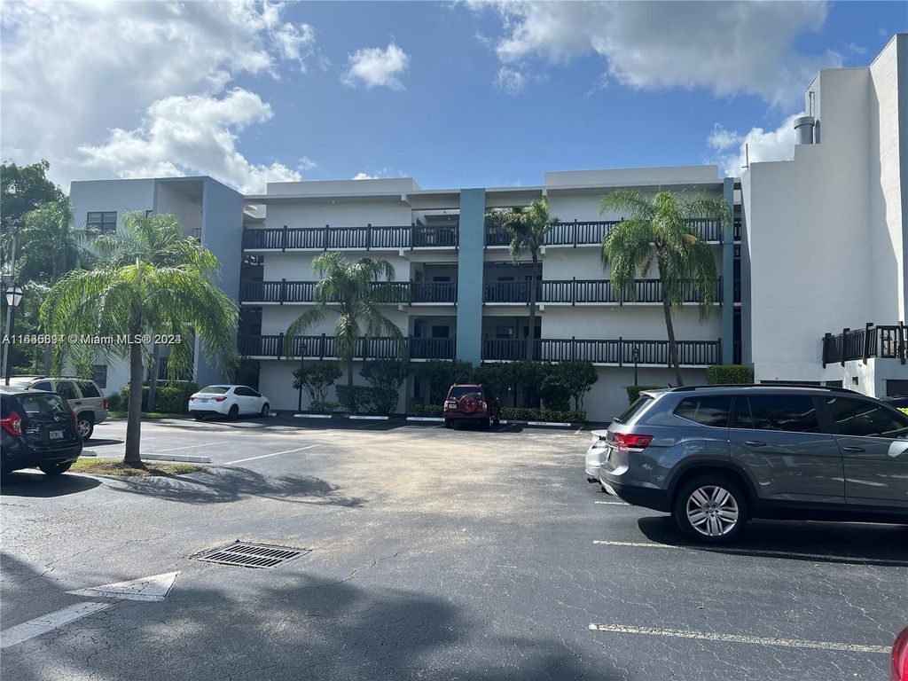 Photo of 1021 Mockingbird Ln #104, Plantation, FL 33324 (MLS # A11635894)