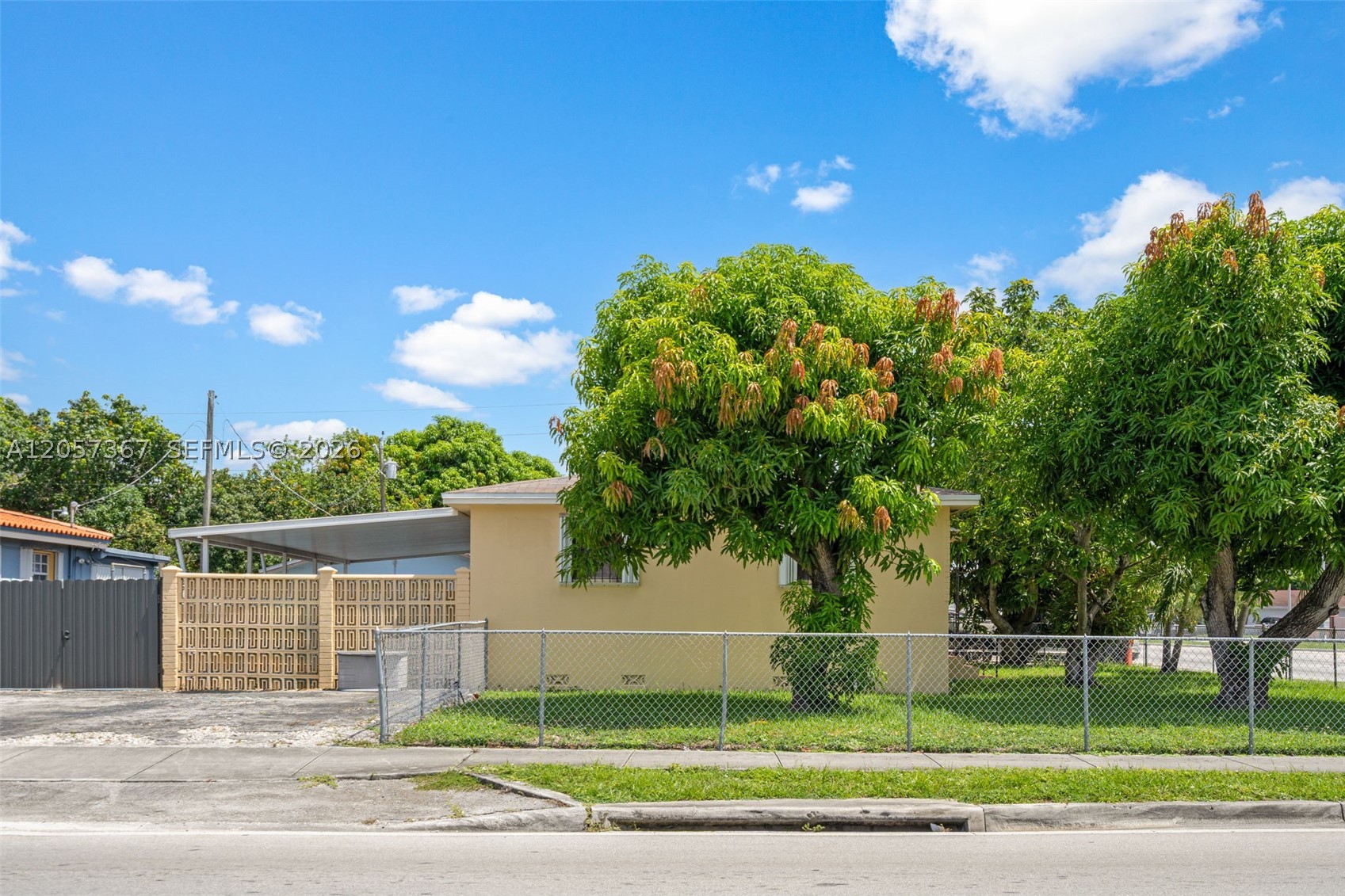 3220 E 8th Ave