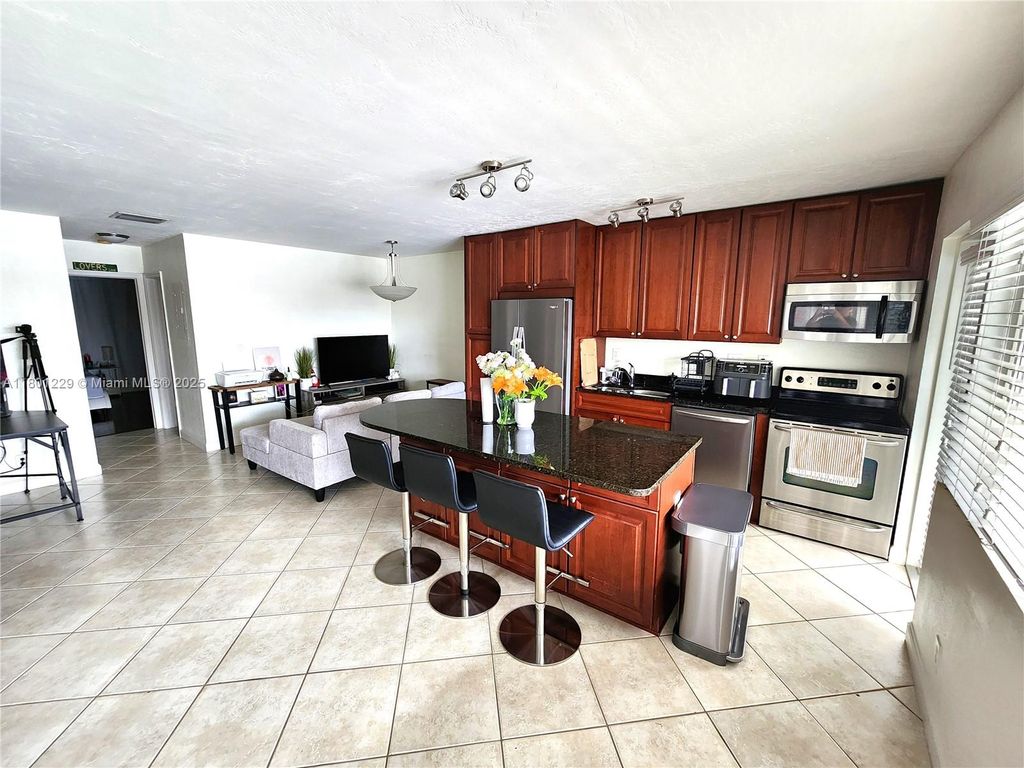 Photo of 2895 NE 32nd St #203, Fort Lauderdale, FL 33306 (MLS # A11801229)