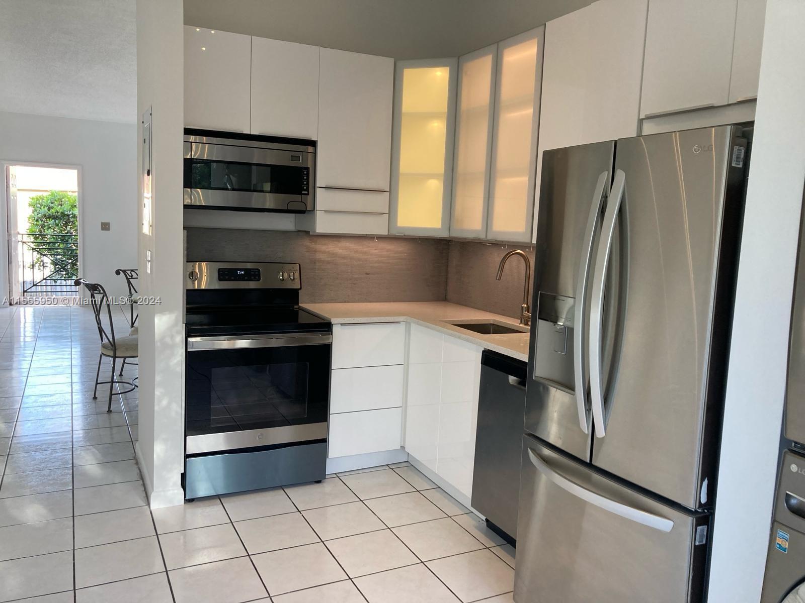 VISTA ALEGRE TOWNHOMES VI - Residential Lease