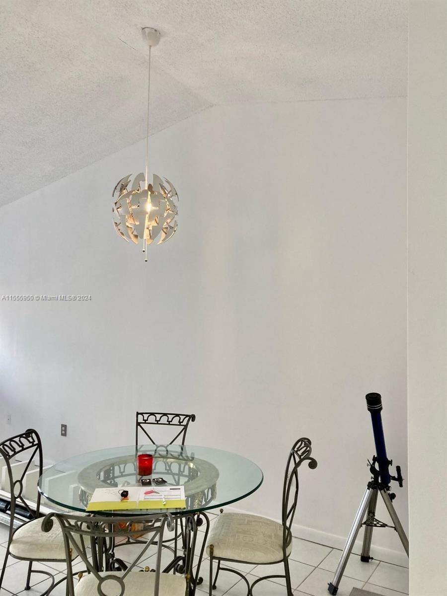 VISTA ALEGRE TOWNHOMES VI - Residential Lease