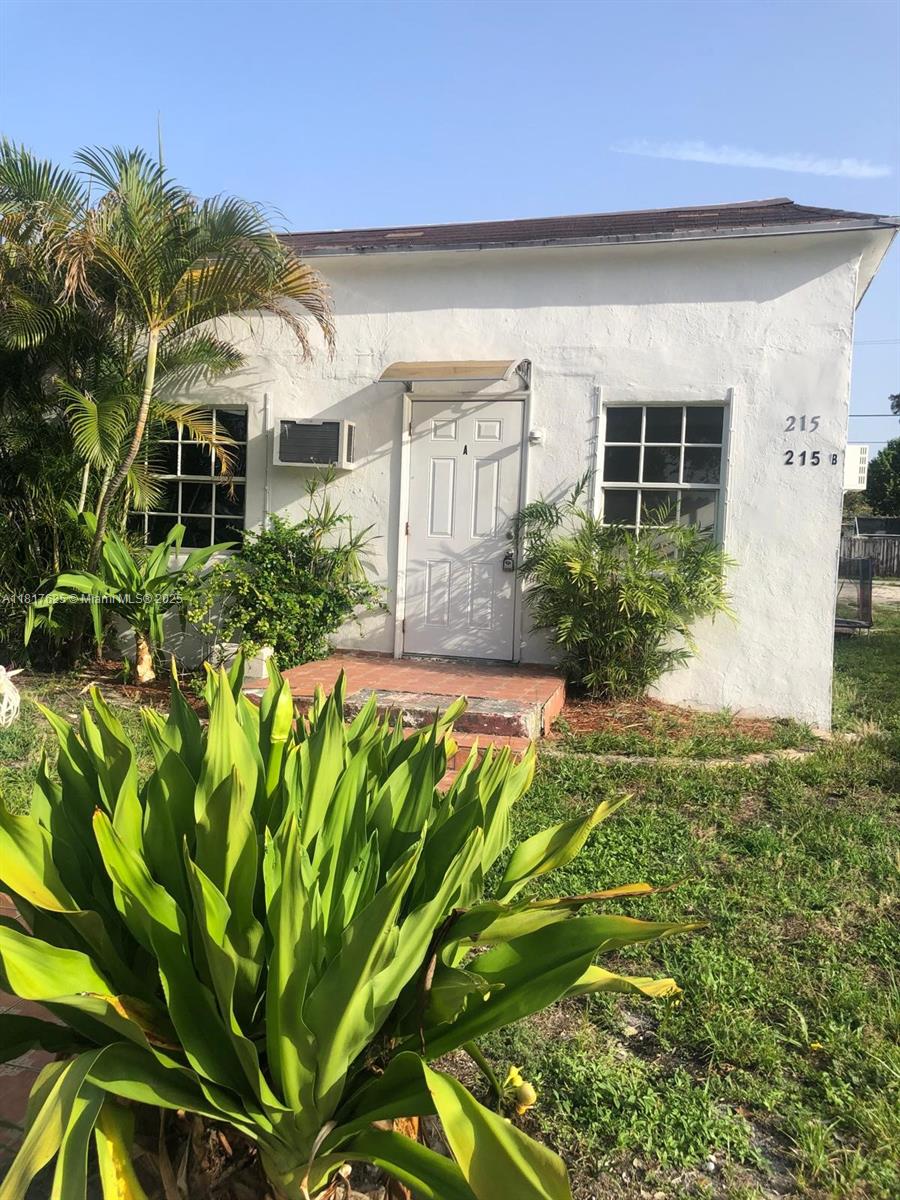 NORTH HOLLYWOOD - Residential Lease