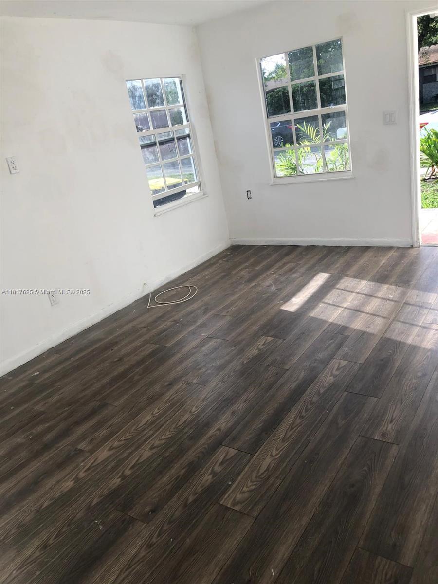 NORTH HOLLYWOOD - Residential Lease