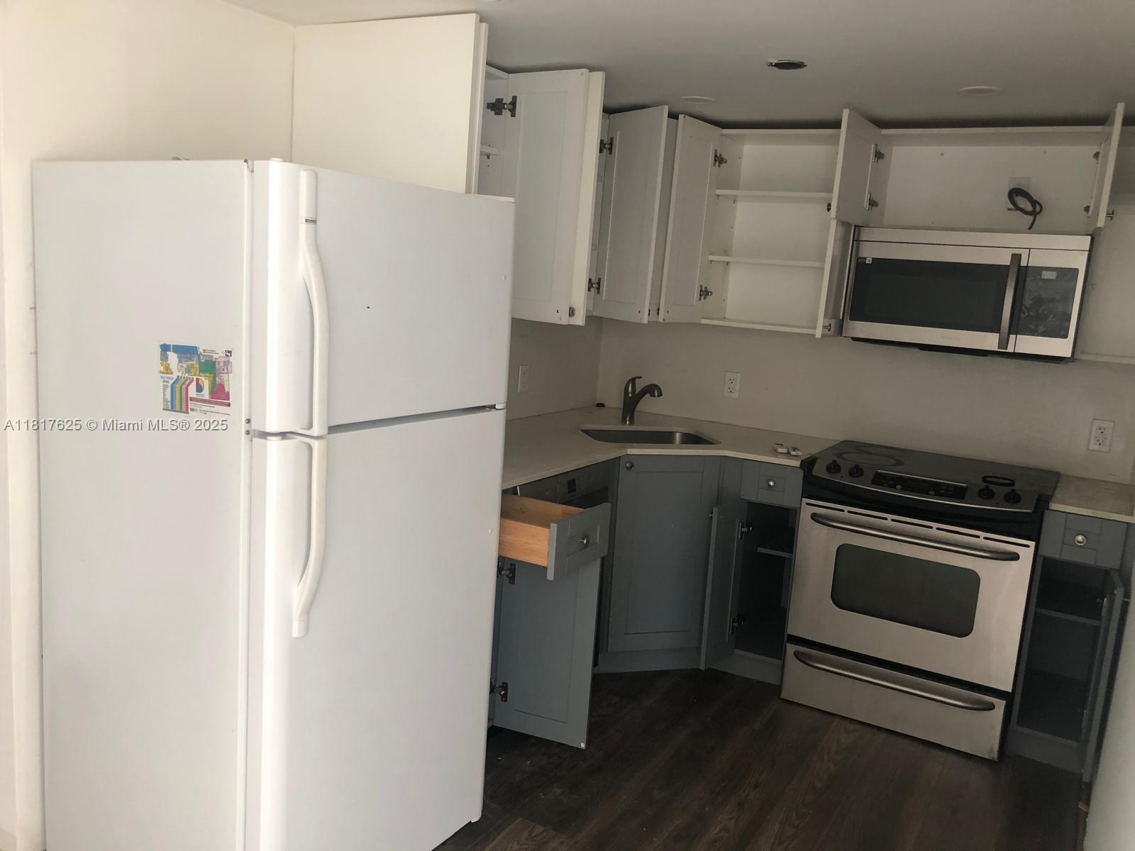 NORTH HOLLYWOOD - Residential Lease